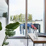 Phaedrus Living - Seaside Luxury Flat Harbour 103 Apartment *