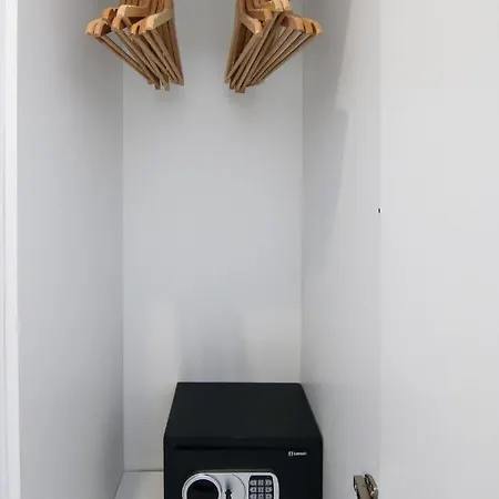 Phaedrus Living - Seaside Luxury Flat Harbour 103 *