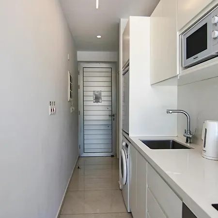 Phaedrus Living - Seaside Luxury Flat Harbour 103 פאפוס