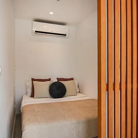 Phaedrus Living - Seaside Luxury Flat Harbour 103 דירה פאפוס
