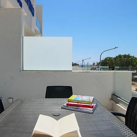 Phaedrus Living - Seaside Luxury Flat Harbour 103 * פאפוס