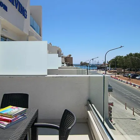Phaedrus Living - Seaside Luxury Flat Harbour 103 פאפוס